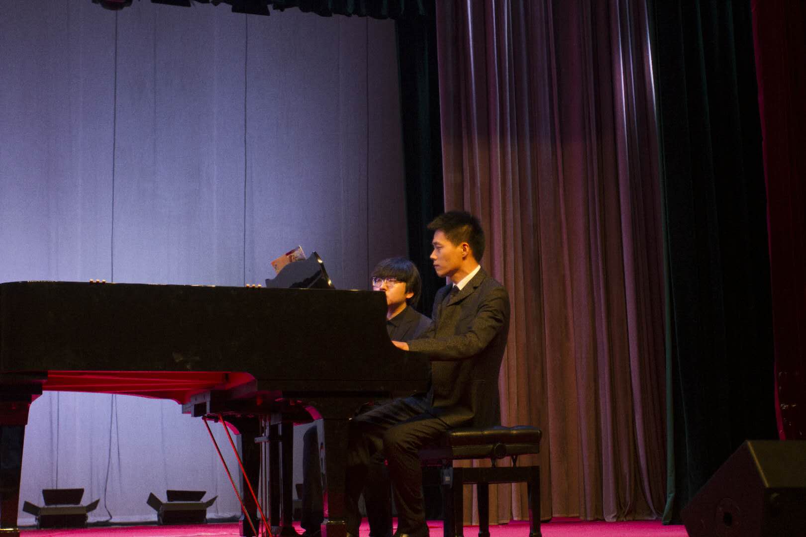 赵帅演奏《黄河协奏曲》