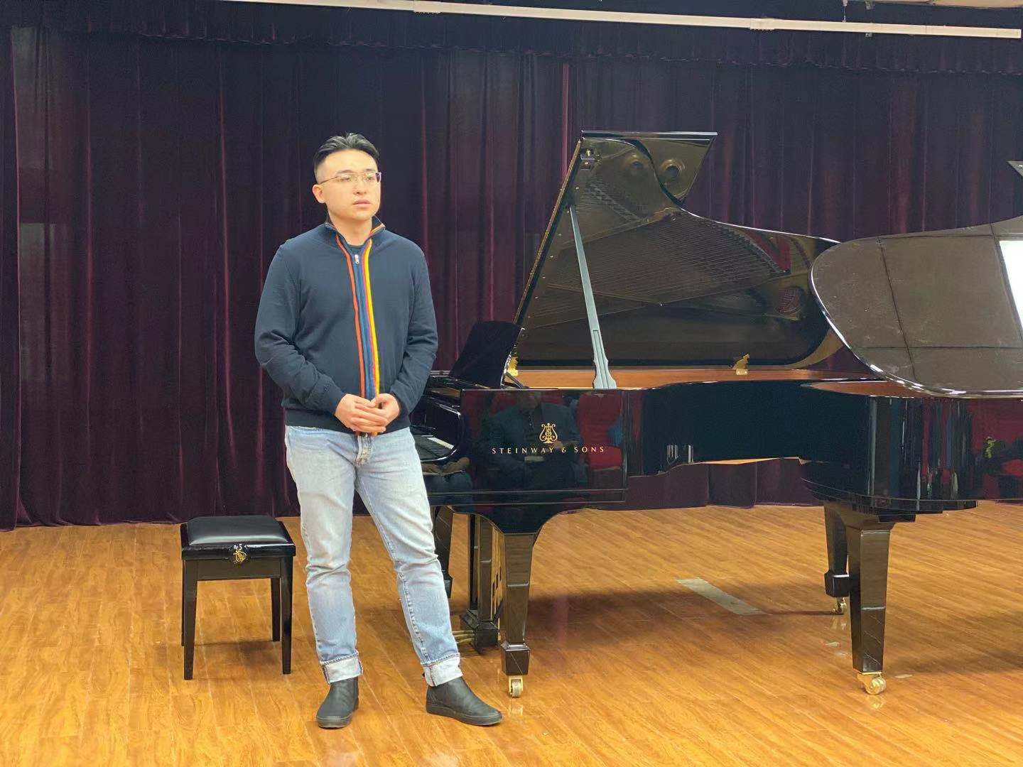 青年教师就增强“民族自信”展开论述